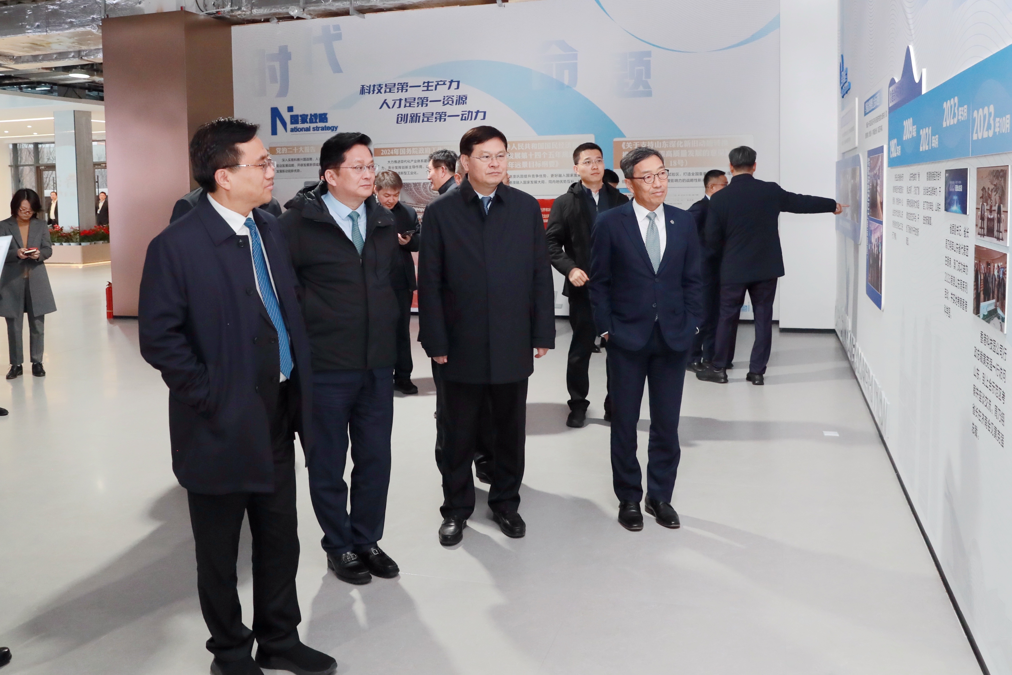 魯港科技合作創(chuàng)新中心揭牌成立 華魯集團(tuán)助力青島上合與香港科技園深化合作-2.jpg