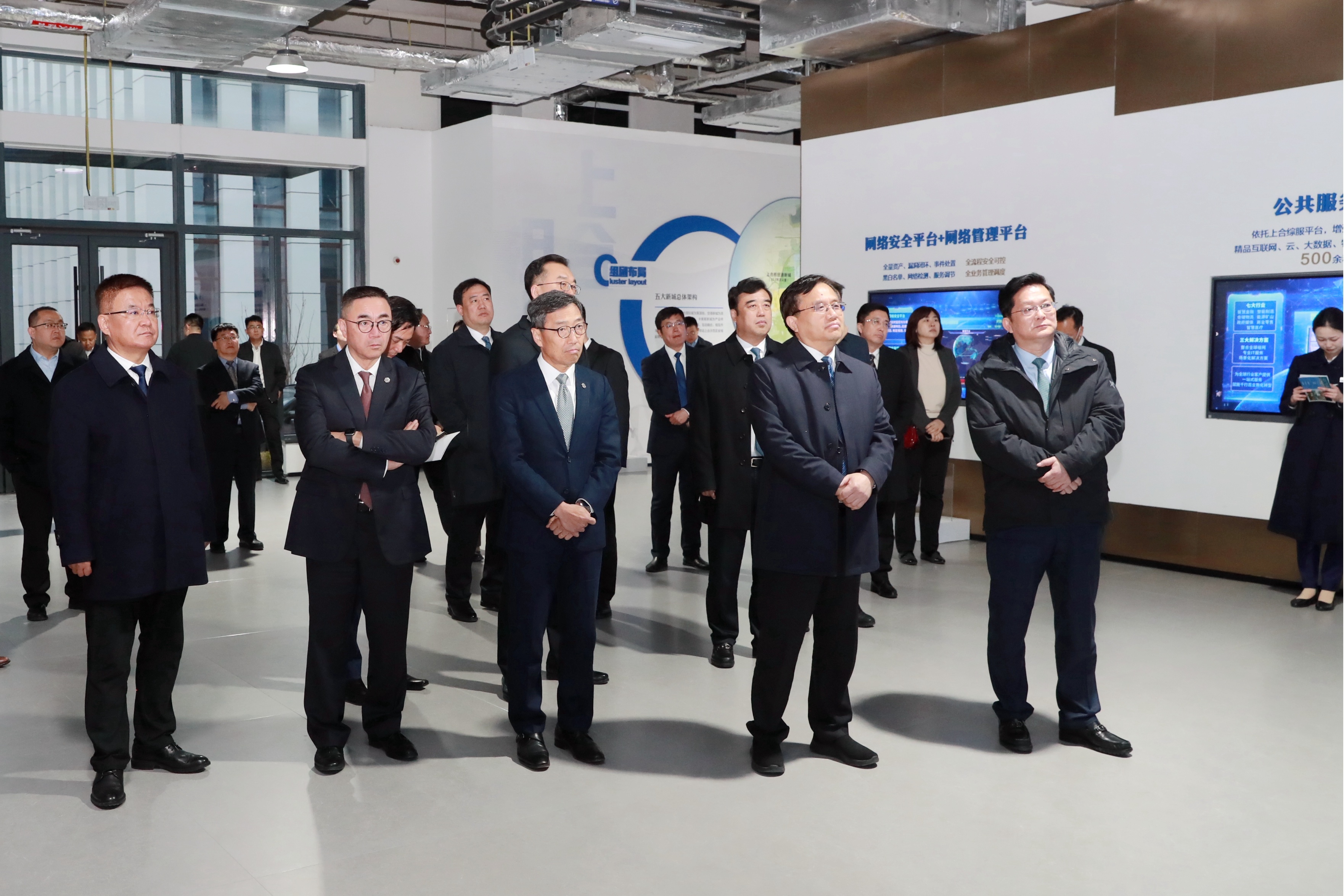 魯港科技合作創(chuàng)新中心揭牌成立 華魯集團(tuán)助力青島上合與香港科技園深化合作-3.jpg